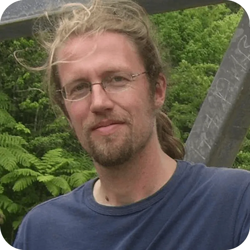 Dr. Robert Müller headshot